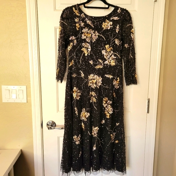 Adrianna Papell Dresses & Skirts - Adrianna Papell Size 8 Black Sequined and Beaded Formal Dress